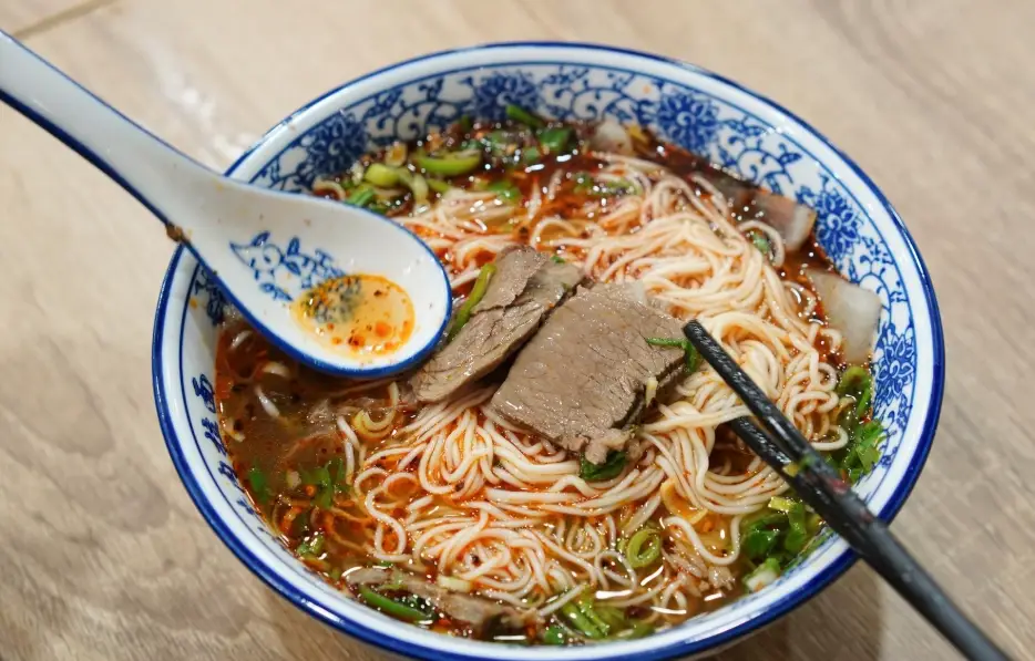 竹北大遠百美食街推薦：美食達人精選必吃清單與實用攻略
