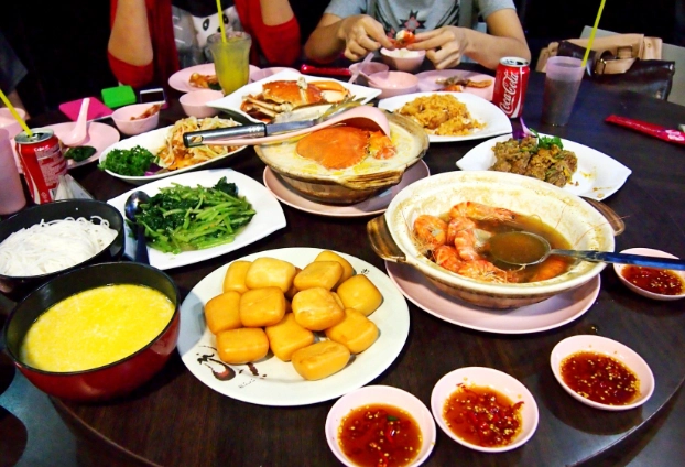 新加坡平民美食終極指南：必吃推薦與省錢吃法