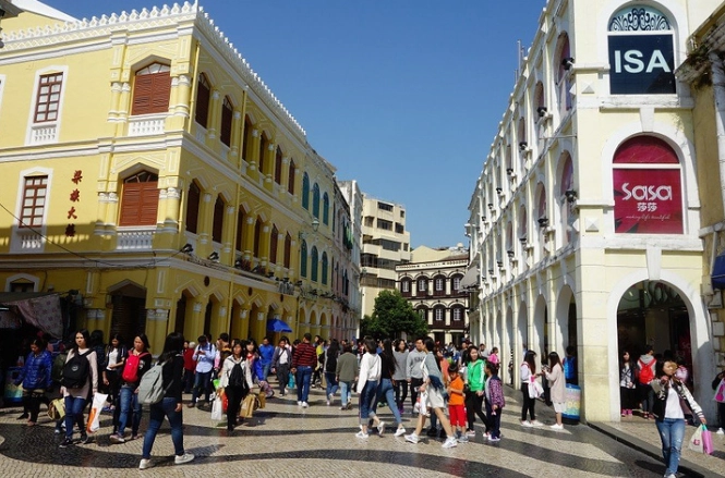 澳門大三巴伴手禮終極指南：必買清單、隱藏店家與避坑心得