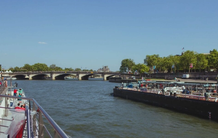 塞納河遊船 塞納河遊船