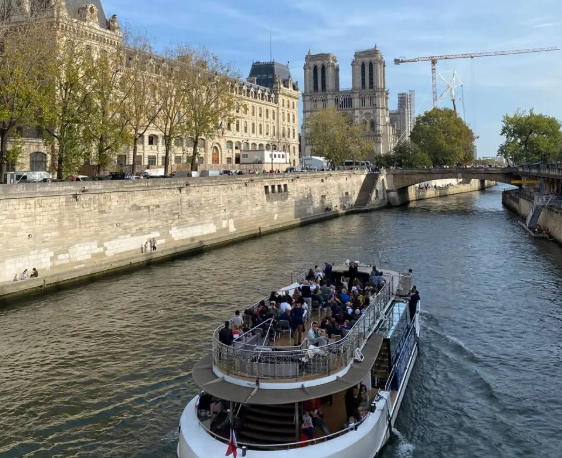 巴黎遊船比較 巴黎遊船比較