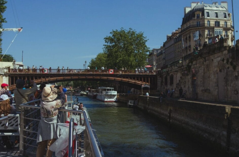塞納河遊船票價終極指南：如何選擇最超值的遊船行程