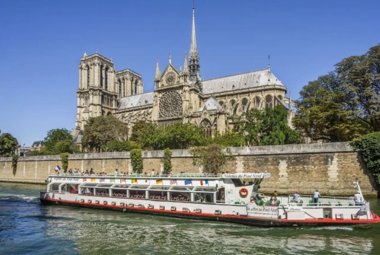 塞納河遊船 塞納河遊船