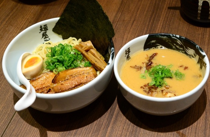 遠百美食