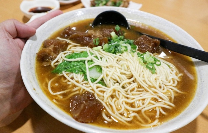 石牌捷運站附近美食
