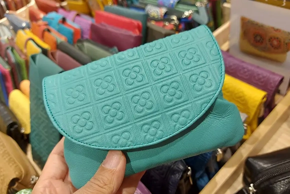 西班牙皮革製品選購 西班牙皮革製品選購