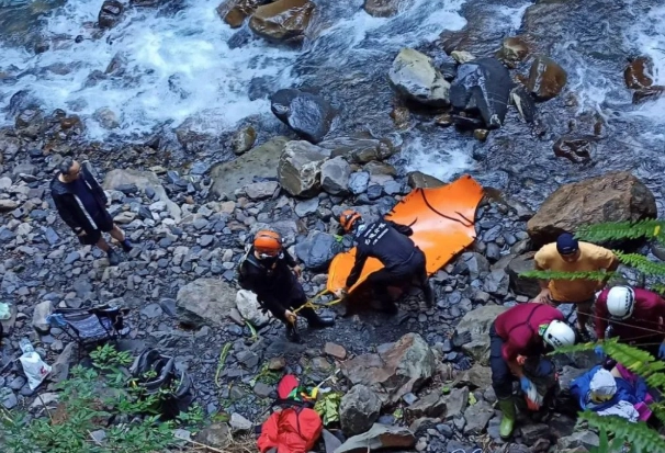 嘎拉賀野溪溫泉事件